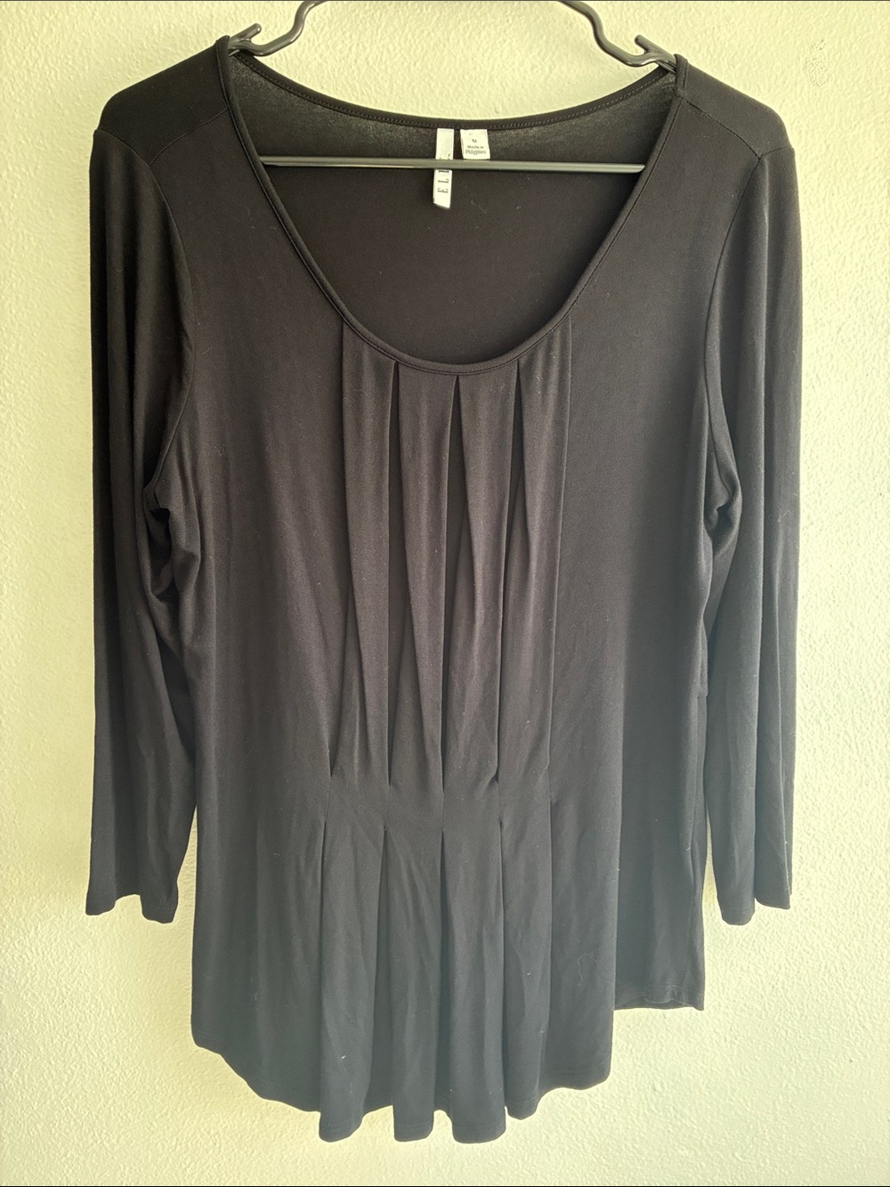 Elle Black Long Sleeve Pleated Scoop Neck Top